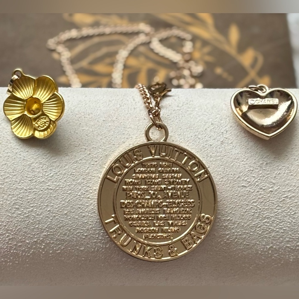 Authentic Louis Vuitton Gold Trunks & Bags Pendant Necklace! - Picture 6 of 7